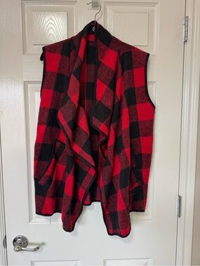 Red and Black Buffalo Plaid Draped Vest Women’s Large